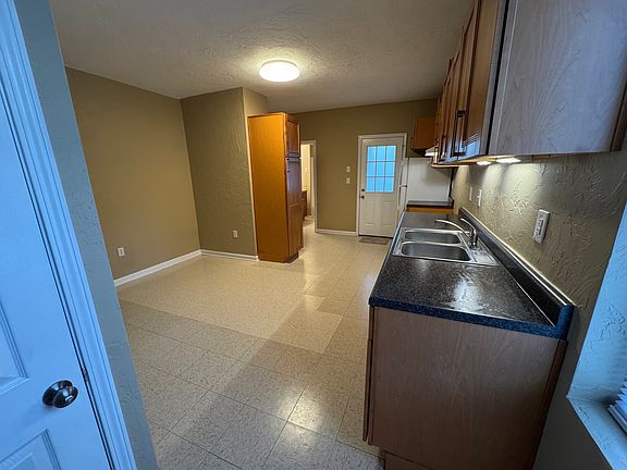 5th image of 114 W Berkeley St #114
