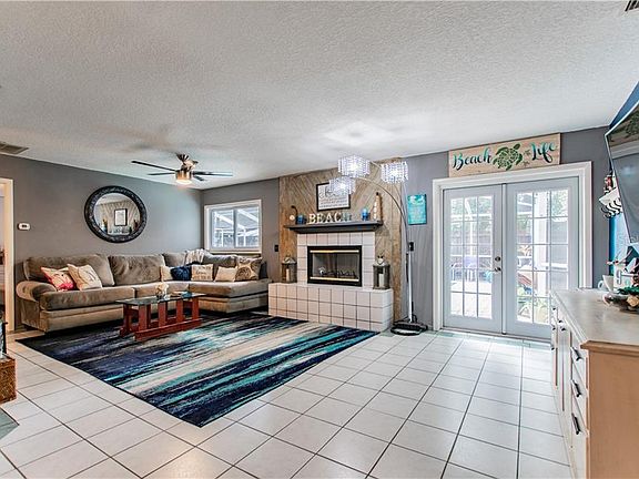 4th image of 2261 Barbara Dr