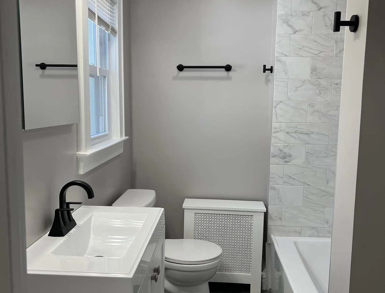 2 bed, 850 sqft, $3,350 — Photo 3