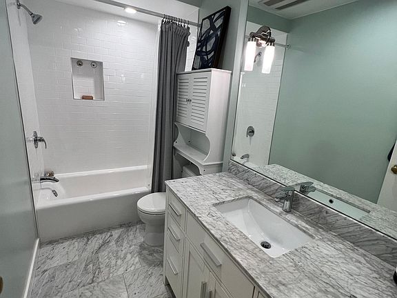 3rd image of 2985 Pacific Ave #16