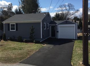 61 Spring St, Riverside, RI 02915