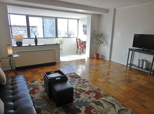 2 Hawthorne Pl APT 15B, Boston, MA 02114