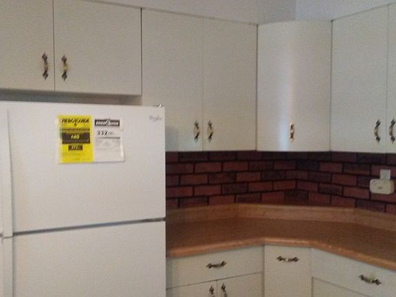 3rd image of 323 Meadow Dr