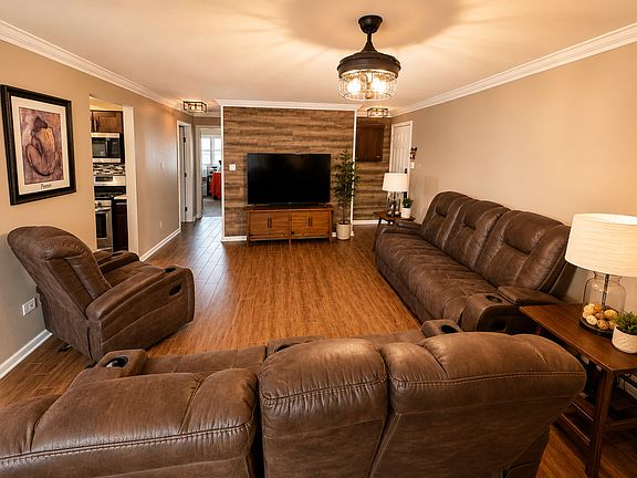 3rd image of 7101 98th St APT 301