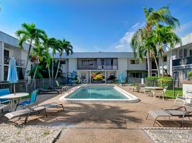 825 NW 13th St, Boca Raton, FL