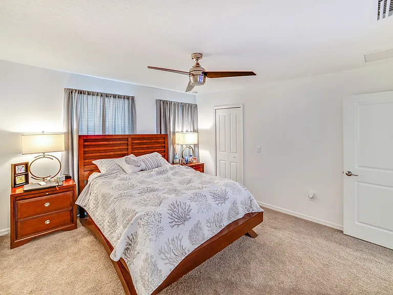 6362 Fairmont Ln — Photo 16