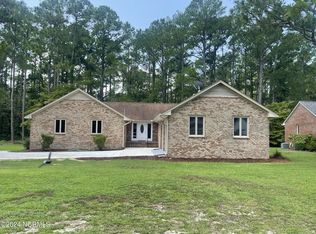 6116 Cardinal Dr, New Bern, NC 28560