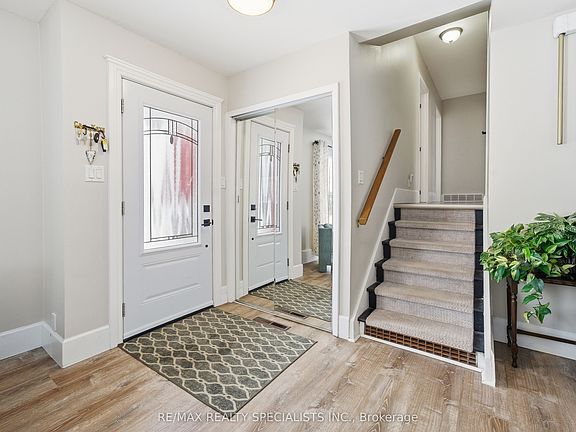 4th image of 302 King St