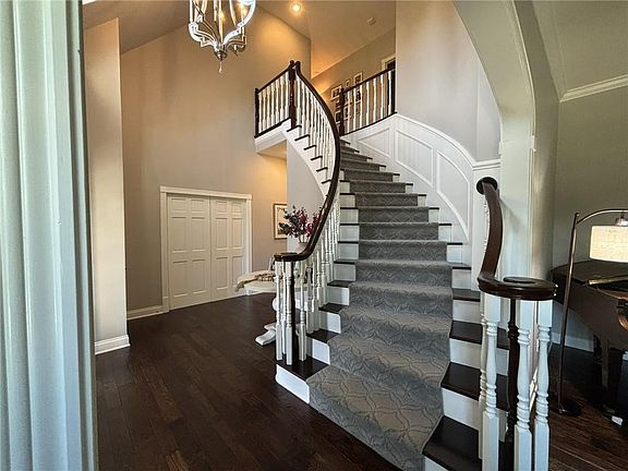 5th image of 28 Court Ln