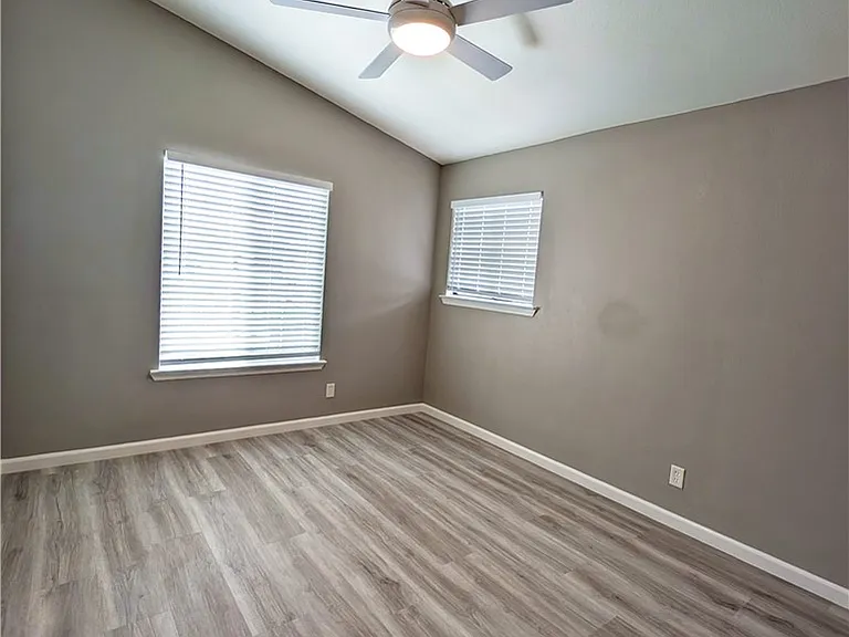 132 Limerick Ln — Photo 18