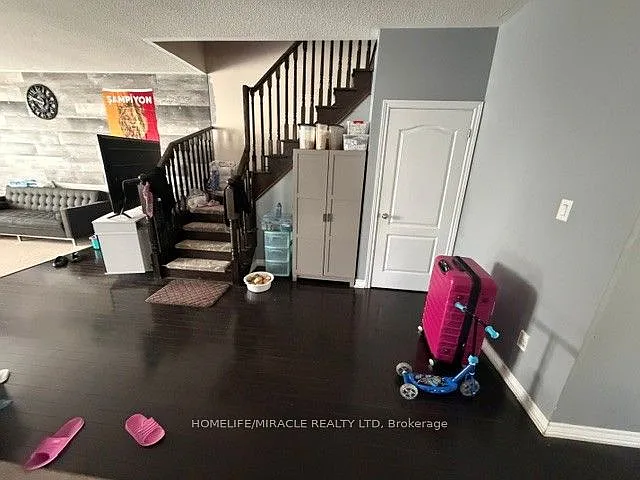 705 Sauve St — Photo 4