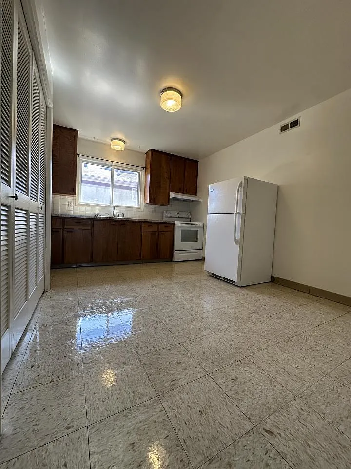 2 bed, 1.0 bath, 900 sqft, $975 — Photo 3