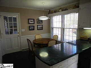 5th image of 111 Continental Dr
