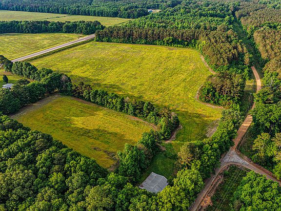 4th image of 65 County Rd