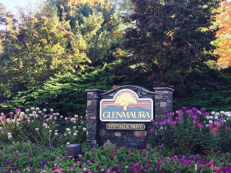 1st image of 15 Steinbeck Dr