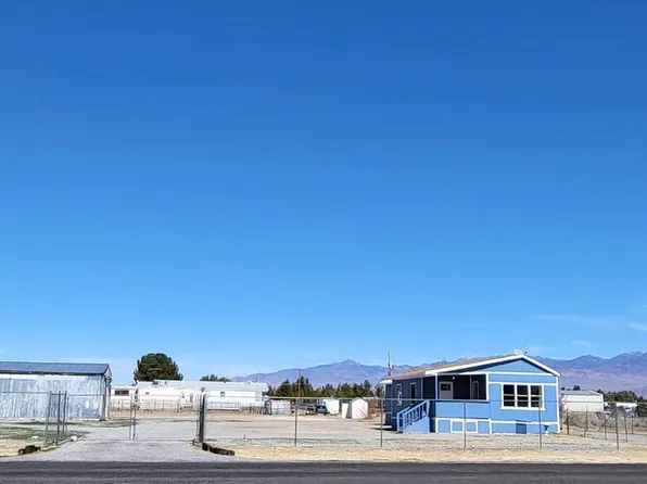 1270 W Irons St, Pahrump, NV 89048