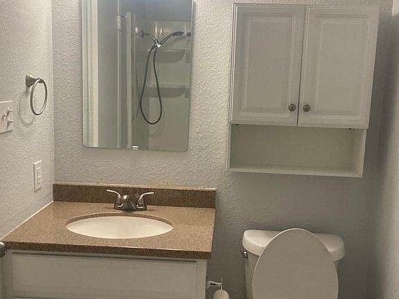 4th image of 308 Lake Creek Cir