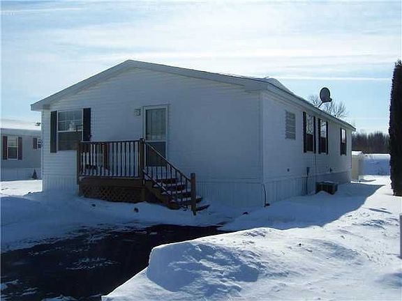 2nd image of 10 Ashmoor Dr