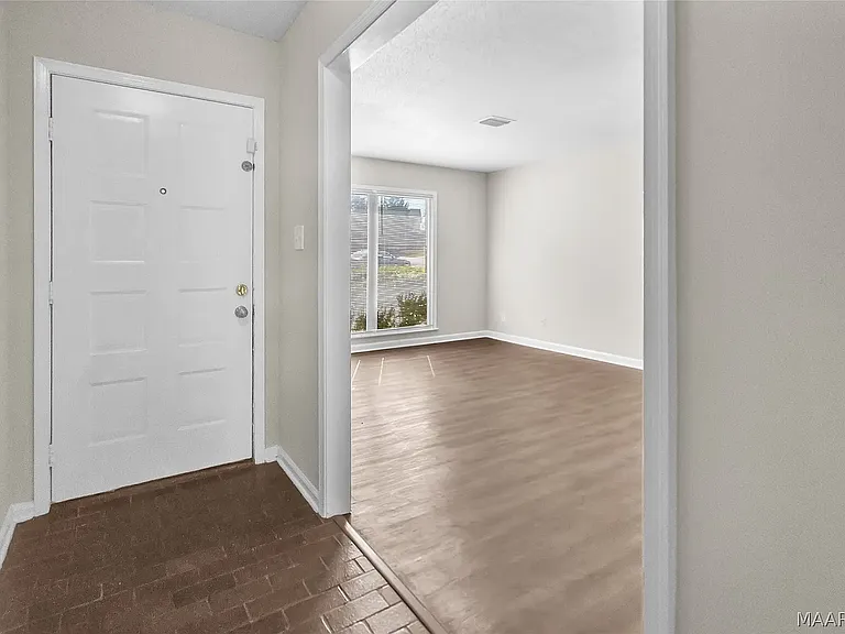 6125 Greta Pl — Photo 22