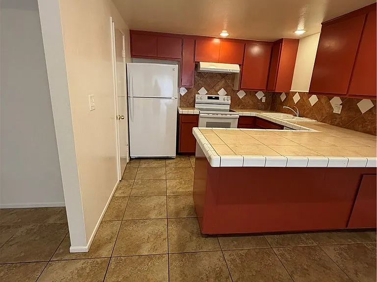 2700 N Brea Blvd #7 — Photo 10