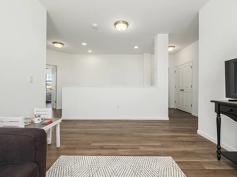 943 W Hopkins Dr — Photo 8