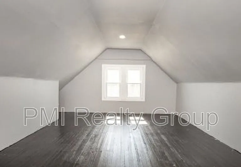 12203 Castlewood Ave — Photo 26