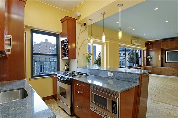 Sold by Citi Habitats | media 10