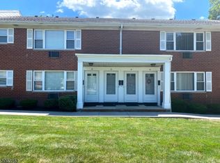12 Lincoln Gdns, Lake Hiawatha, NJ 07034