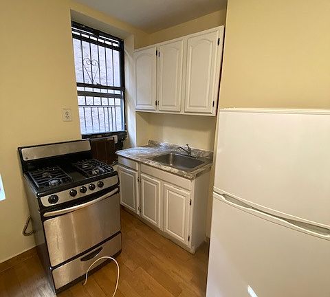 3rd image of 21 Essex St #6F
