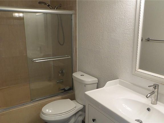 4th image of 224 Wimbledon Lake Dr #224