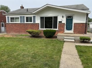 221 Radcliff St, Garden City, MI 48135