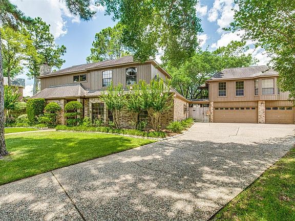 3rd image of 24710 Plympton Dr