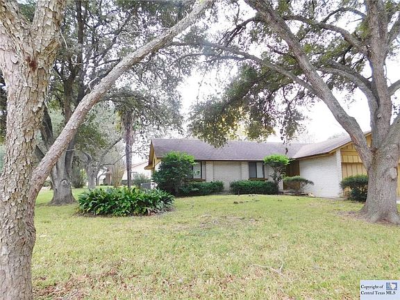 2nd image of 218 Winding Way Dr
