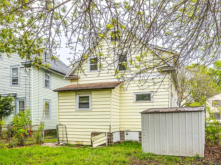 111 Bidwell Ter — Photo 39