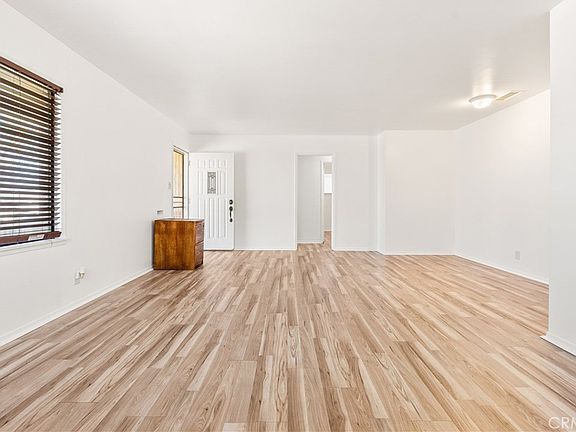 4th image of 4402 Cathann St