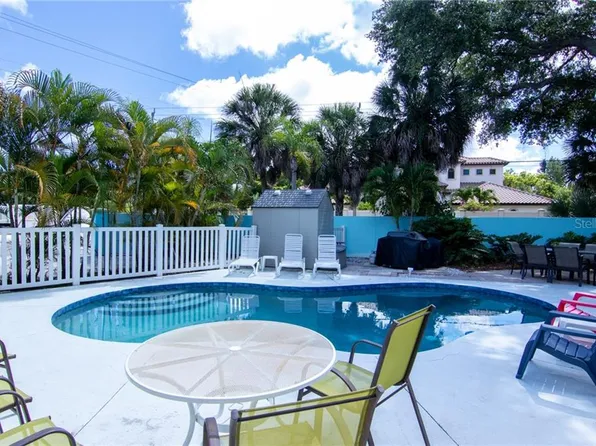 1144 Crescent St, Sarasota, FL 34242