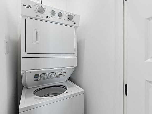 3rd image of 404 Douglas Ave #205