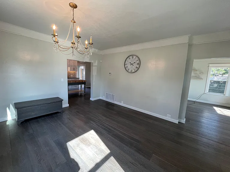 211 Stanford Ave — Photo 11
