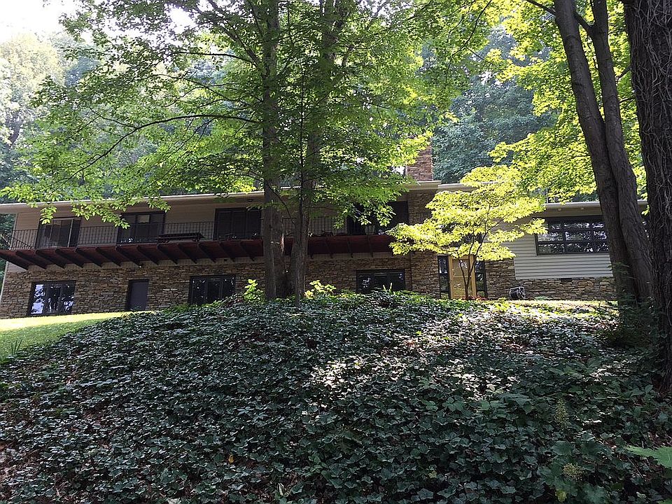 1st image of 15 Bent Tree Rd