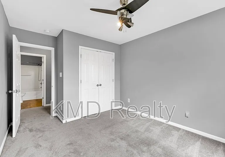 9598 Walkers Glen Dr — Photo 16