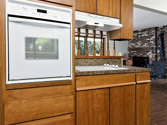 So nice to have a built-in wall oven so you don't have to stand on your head to see if something is done! 