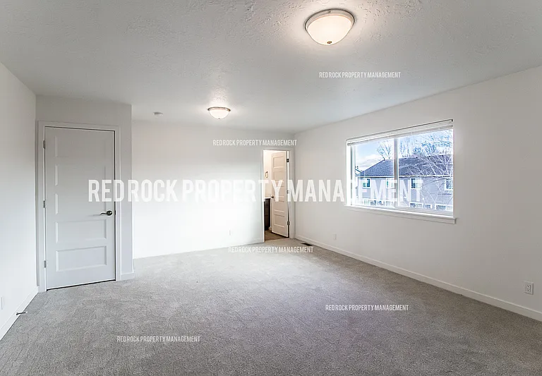 1122 N Davis Ln — Photo 5