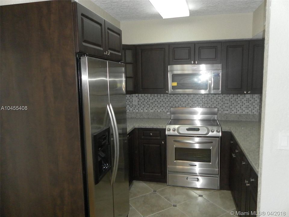 2nd image of 2555 W 53rd St