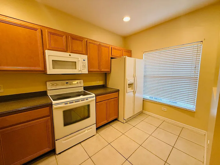 8533 Trail Wind Dr — Photo 8