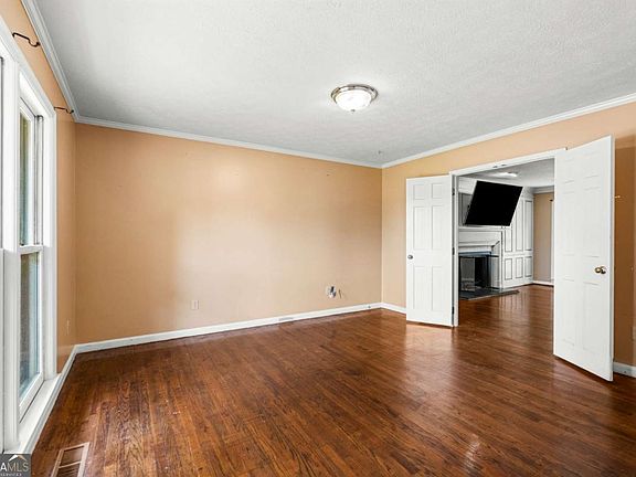4th image of 6802 Ellis Dr