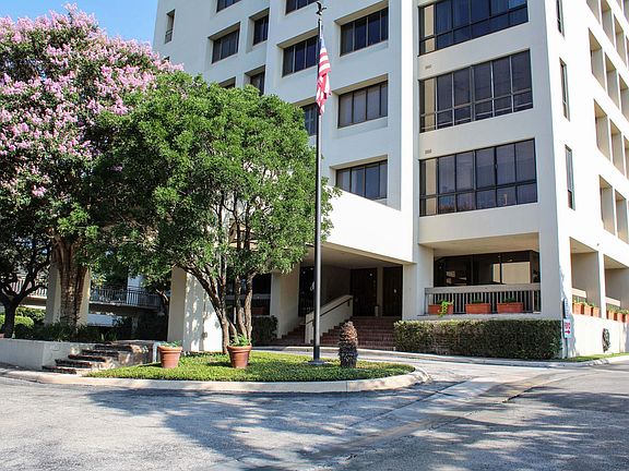 2nd image of 4001 N New Braunfels Ave APT 406A