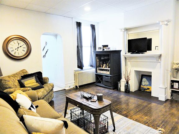 3rd image of 5434 Howe St APT 1