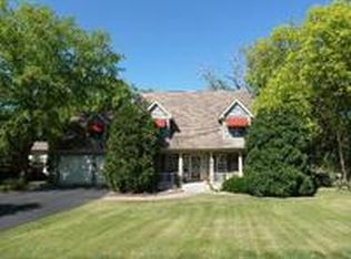 7406 W Hillside Rd, Crystal Lake, IL 60012