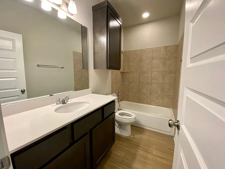 2517 Pecan Island Dr — Photo 4