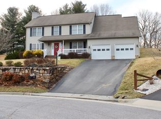 185 Sapphire Ave, Christiansburg, VA 24073